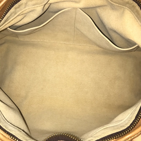 ❌SOLD!!!! ❌LOUIS VUITTON BOETIE MM-BRAND 🎉SALE🎉 - Picture 6 of 8